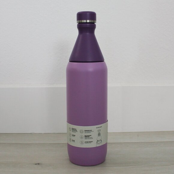 NEW Stanley Slim Bottle for All Day Hydration in Lilac Purple, 20 oz or 591 mL - Picture 2 of 4